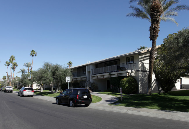 Desert Fountains at Palm Desert in Palm Desert, CA - Building Photo - Building Photo