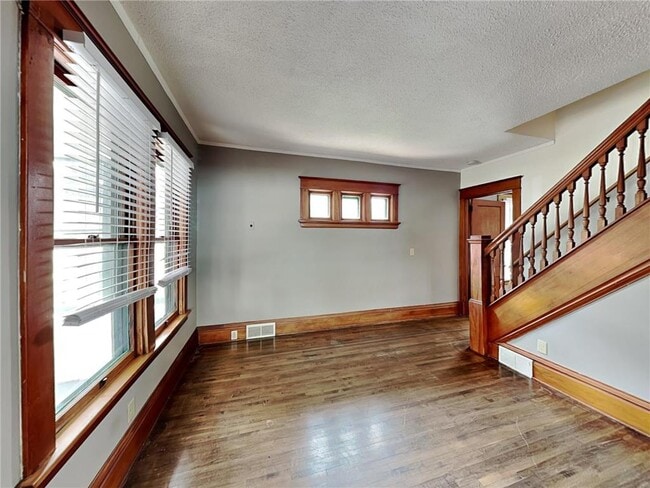 1403 Barclay St in St. Paul, MN - Foto de edificio - Building Photo