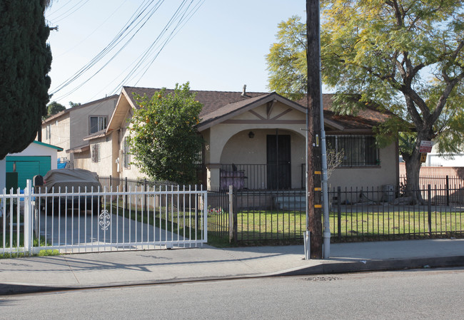 4926 Clara St in Bell, CA - Building Photo - Building Photo