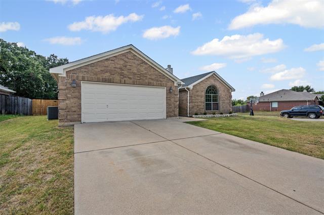 1715 Abaco Dr in Mansfield, TX - Building Photo