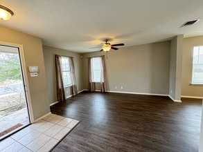 11004 Dublin Briar in San Antonio, TX - Building Photo - Building Photo