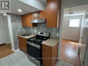 10 Santa Anita Ct in Brampton, ON - Building Photo - Building Photo
