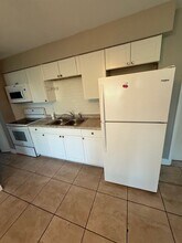4920 York St in Cape Coral, FL - Building Photo - Building Photo