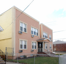 960-962 Grove St in Elizabeth, NJ - Building Photo - Building Photo