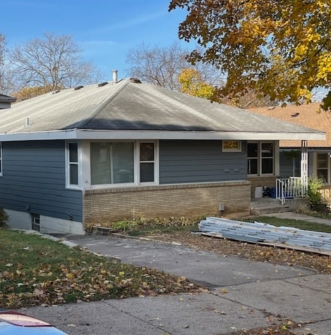 property at 4324 York Ave S