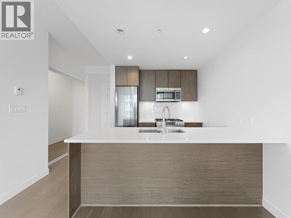 9060 University Crescent in Burnaby, BC - Building Photo