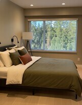 310 3rd St W in North Vancouver, BC - Building Photo