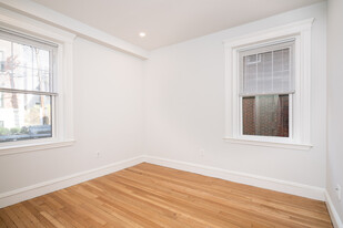 22 Forest St, Unit 3T in Cambridge, MA - Building Photo - Building Photo