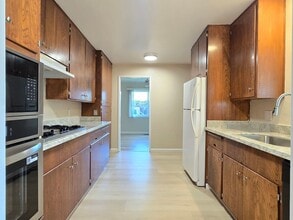 1542 Parkview Ave in San Jose, CA - Foto de edificio - Building Photo