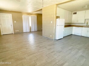2138 E Turney Ave, Unit D in Phoenix, AZ - Building Photo - Building Photo