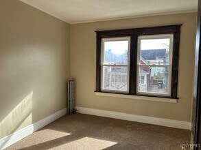 384 Skillen St in Buffalo, NY - Building Photo - Building Photo
