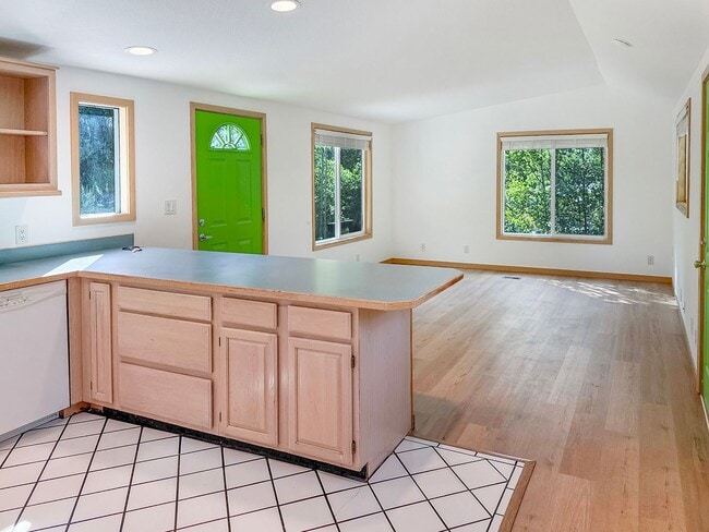 property at 2 Magnum Bonum Dr