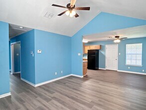 2841 Goldsmith St in San Antonio, TX - Foto de edificio - Building Photo