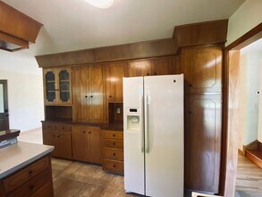 1241 E Coulee Rd in Bismarck, ND - Building Photo - Building Photo
