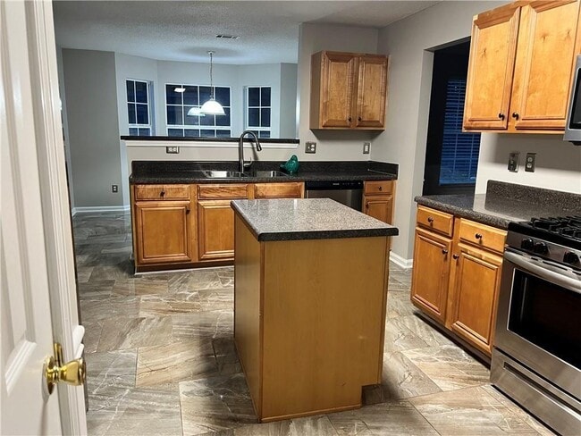 6064 Red Top Loop in Fairburn, GA - Building Photo - Building Photo