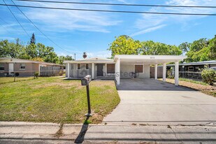 6612 W Chelsea St in Tampa, FL - Building Photo