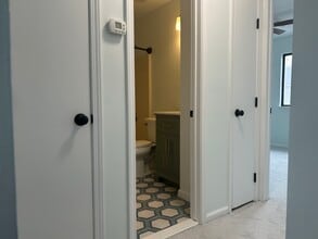 108 Seaside Ave, Unit H in Milford, CT - Foto de edificio - Building Photo