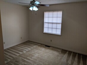 108 E Shore Dr in Russellville, AR - Foto de edificio - Building Photo