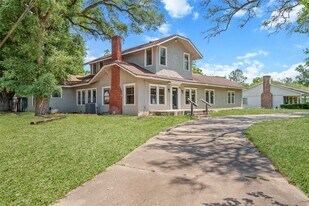 30318 2nd St in Fulshear, TX - Building Photo