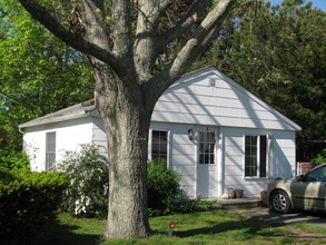 24 Penny Ln in Hampton Bays, NY - Building Photo - Building Photo