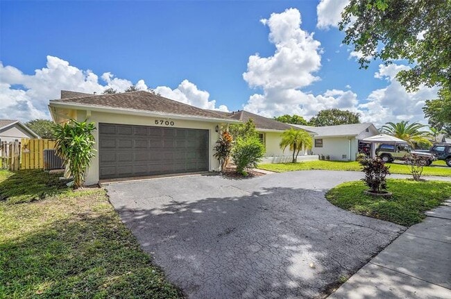 5700 SW 120th Ave in Cooper City, FL - Building Photo - Building Photo