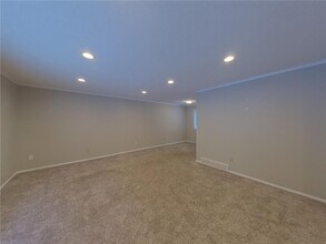 13101 Thomas Ave in Burnsville, MN - Building Photo - Building Photo