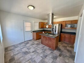 22122 Saticoy St in Canoga Park, CA - Building Photo