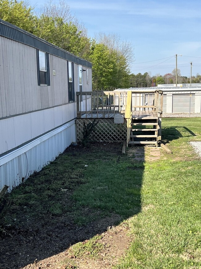 658 Old Tellico Hwy N in Madisonville, TN - Building Photo - Building Photo