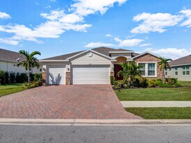 3242 Baravaldo Cir in Cape Coral, FL - Building Photo