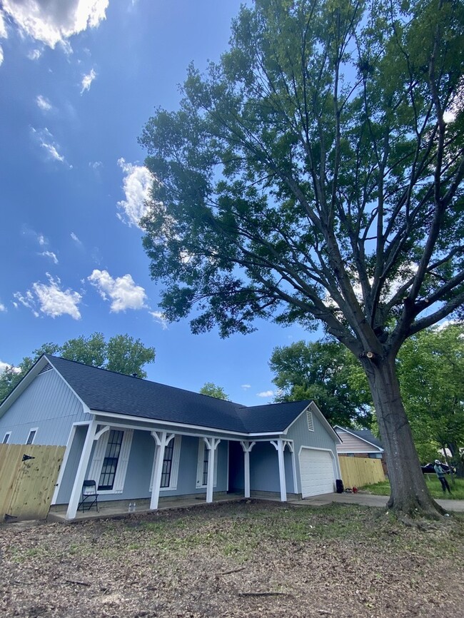 4475 Hunter Bay Dr in Millington, TN - Building Photo - Building Photo