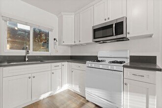 BEAUTIFUL Studio in Inglewood !! in Inglewood, CA - Foto de edificio - Interior Photo