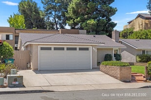 8313 Hydra Ln in San Diego, CA - Building Photo