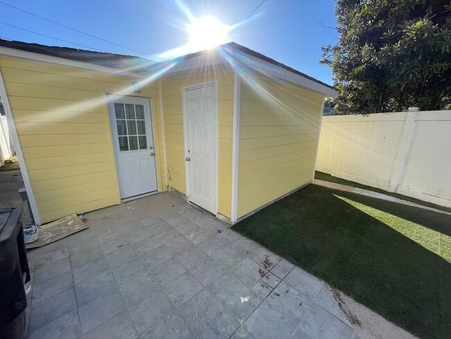 property at 610 W Manor Dr