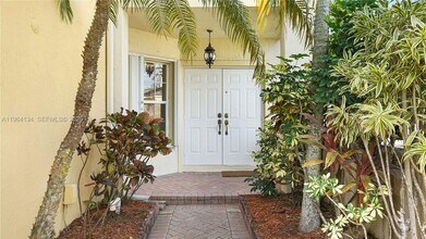5486 NW 112th Path in Doral, FL - Building Photo - Building Photo