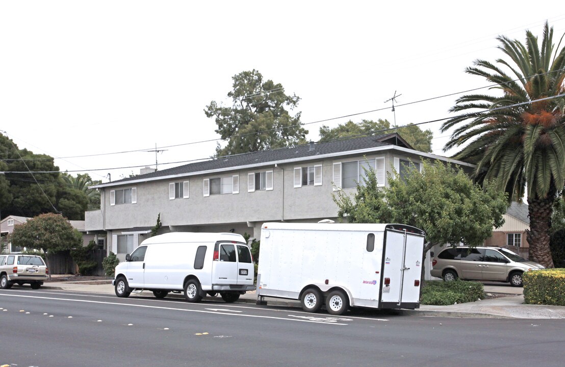 603 Hopkins Ave in Redwood City, CA - Foto de edificio