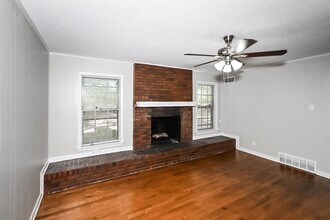 5321 Hickman St in Memphis, TN - Foto de edificio - Building Photo