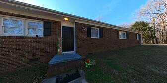 517 Lois Ln in Albemarle, NC - Building Photo