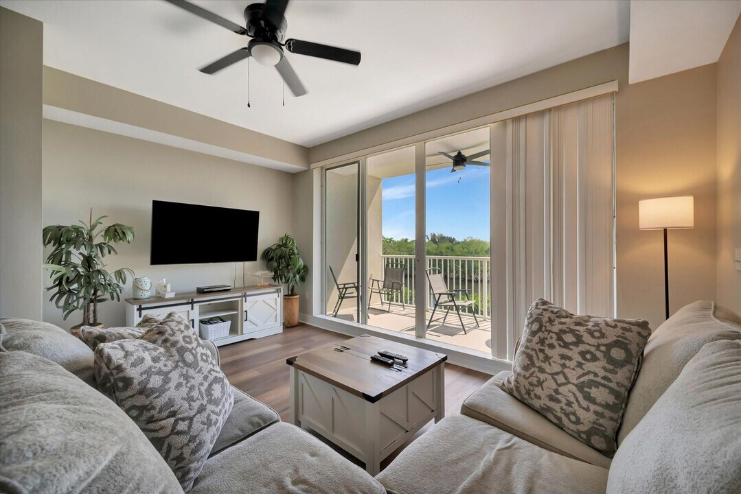 3252 Mangrove Point Dr, Unit SI ID1507030P in Ruskin, FL - Building Photo