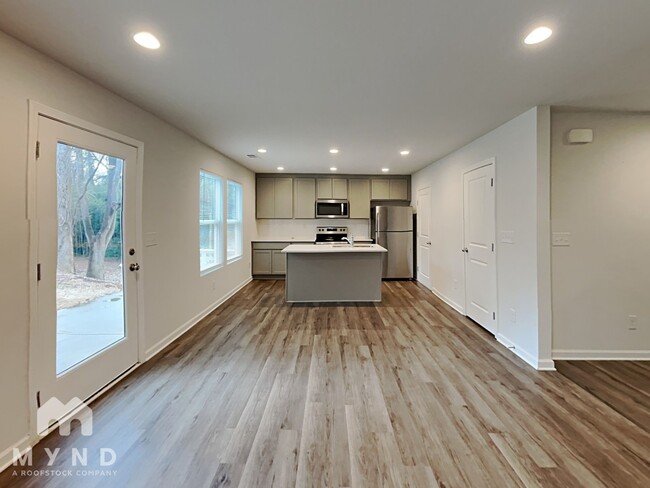 1080 Ada Ave NW in Atlanta, GA - Building Photo - Building Photo