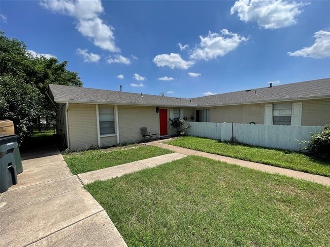 2405 Parker Cir