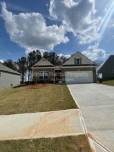 32 Thedford Dr in Hoschton, GA - Building Photo - Building Photo