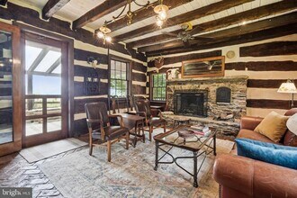 18285 Foundry Rd in Purcellville, VA - Building Photo - Building Photo