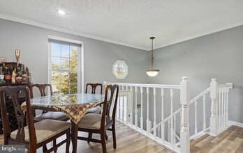 1679 Fieldthorn Dr in Reston, VA - Building Photo - Building Photo