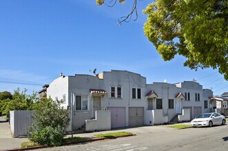 5915 Eastlawn St in Oakland, CA - Building Photo - Building Photo