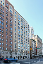 330 W 72nd St in New York, NY - Building Photo - Building Photo