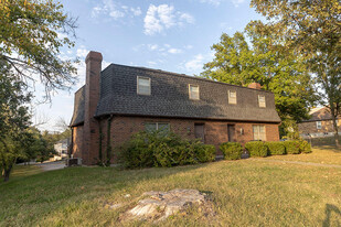 1003 Canterbury Dr in Columbia, MO - Foto de edificio - Building Photo