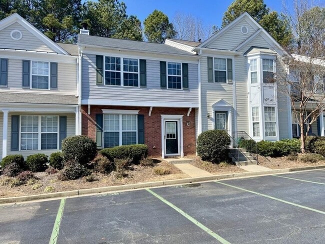 2758 Ashleigh Ln in Alpharetta, GA - Foto de edificio - Building Photo
