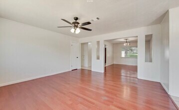 411 Yorkshire Dr in Euless, TX - Building Photo - Building Photo