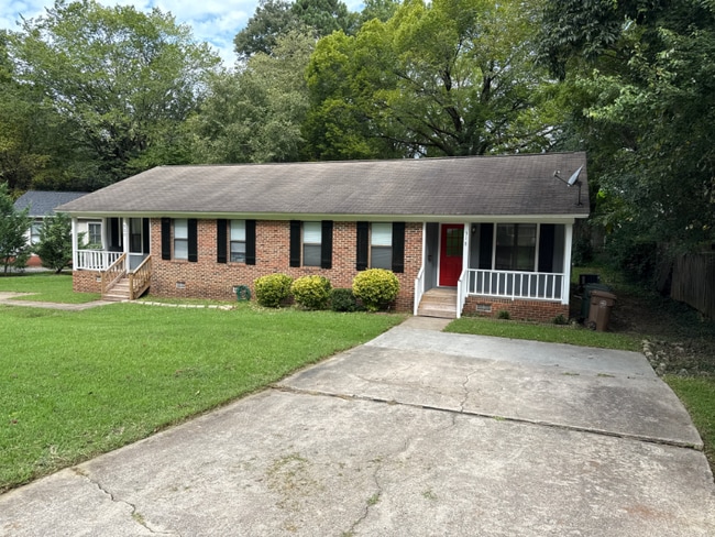 318 Ridgecrest Rd in Cary, NC - Foto de edificio - Building Photo