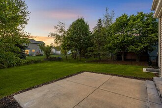10935 Eagle View Pl in Woodbury, MN - Building Photo - Building Photo